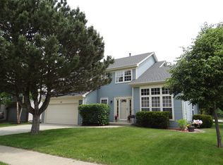 190 Churchill Ln, Aurora, IL