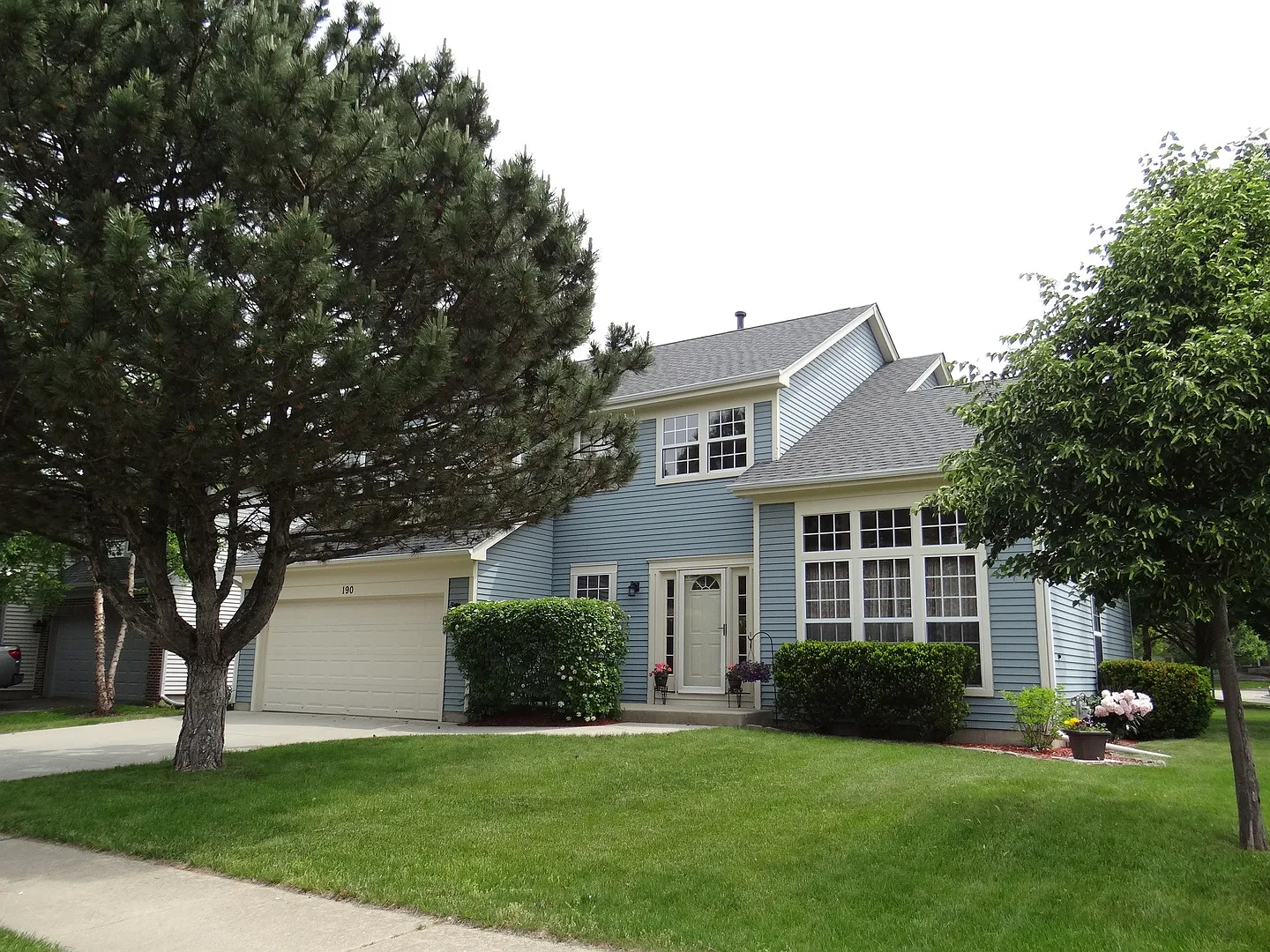 190 Churchill Ln photo 1