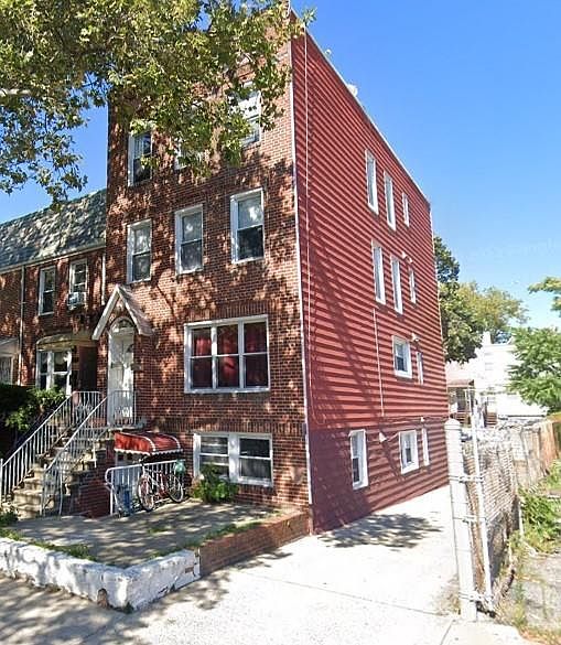 1st image of 2077 E 28th St