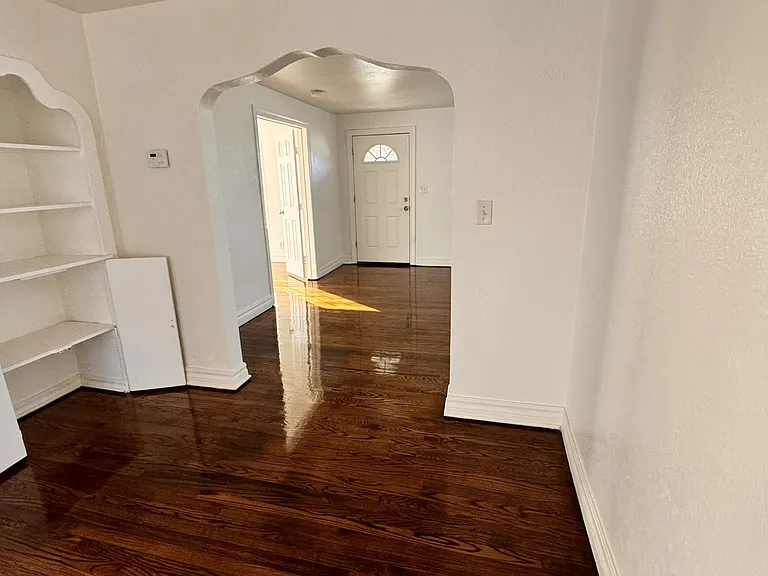 1148 N Lottie Ave — Photo 4