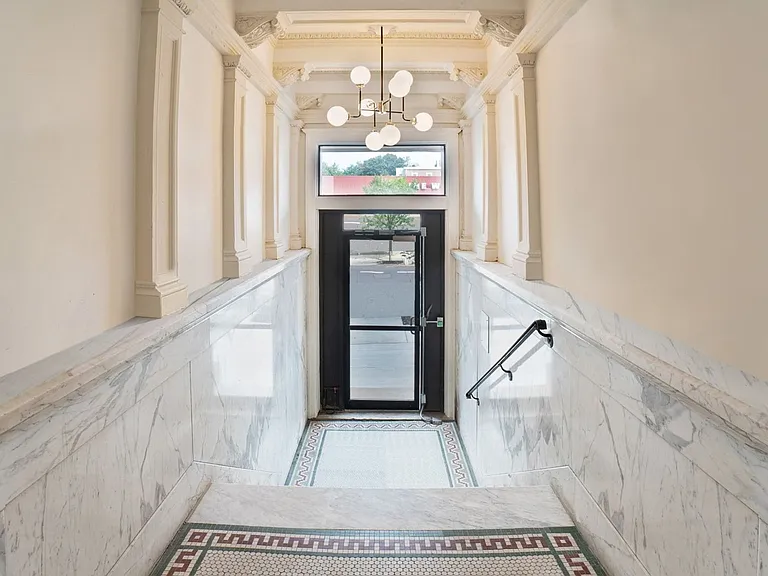 The Netherlands Apartments — Photo 17