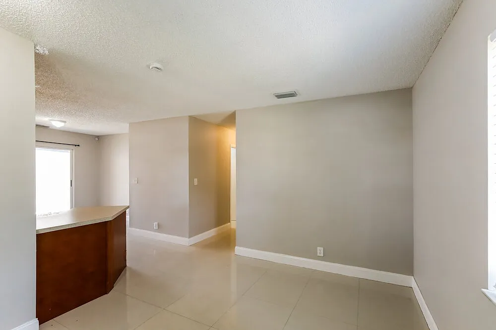 4 bed, 2.0 bath, 1631 sqft, $2,900 — Photo 4