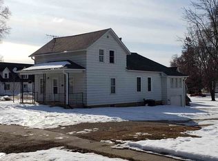 236 E Mission St, Strawberry Point, IA 52076