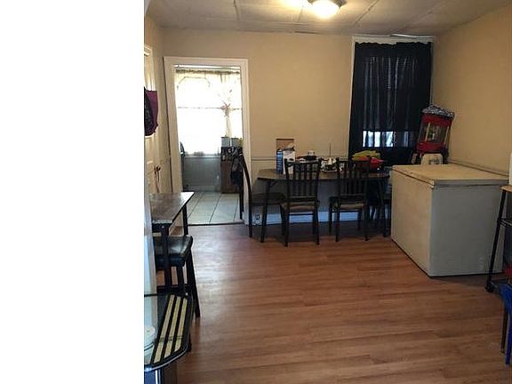 3rd image of 5206 Marlow St
