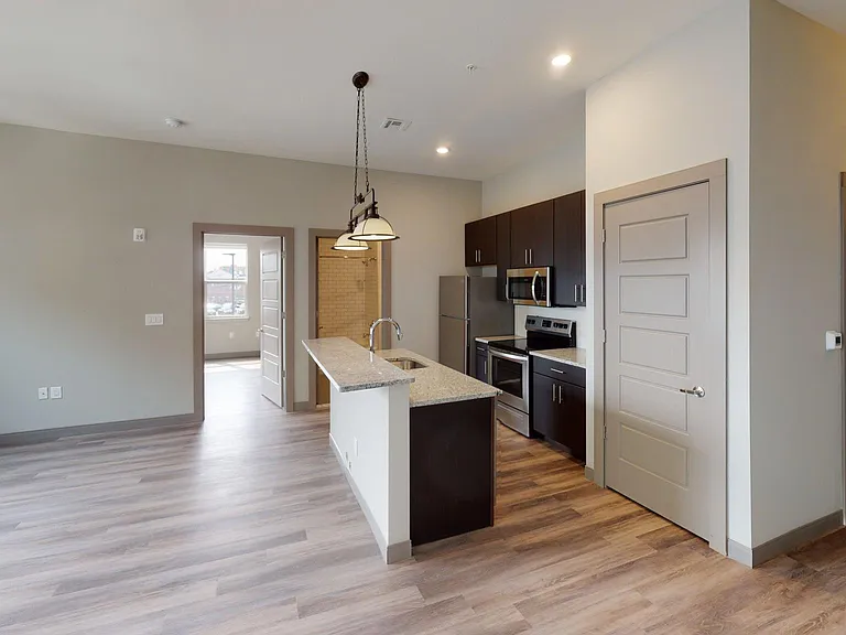 389 Main St — Photo 20