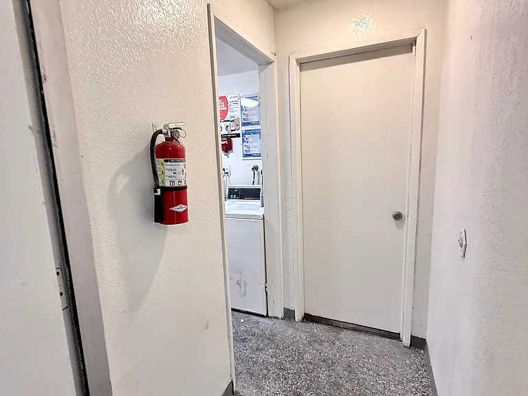 6739 Coldwater Canyon Ave #5 — Photo 29