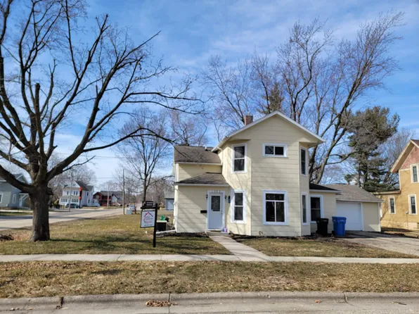 1207 E 2nd Ave, Brodhead, WI 53520
