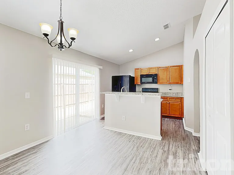 353 Comfort Dr — Photo 4