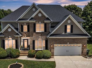 1735 30th Avenue Pl NE, Hickory, NC 28601