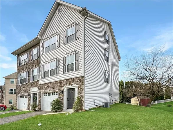 1541 Greystone Pl, Hellertown, PA 18055