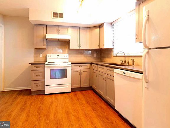 3rd image of 350 S Lincoln Ave