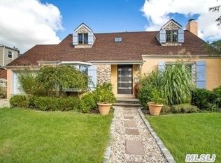 9 Fenway, Rockville Centre, NY 11570