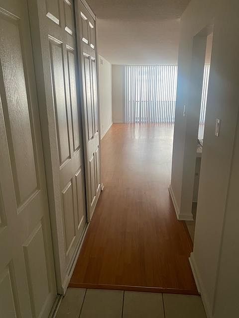 1st image of 13907 Oxnard St APT 49