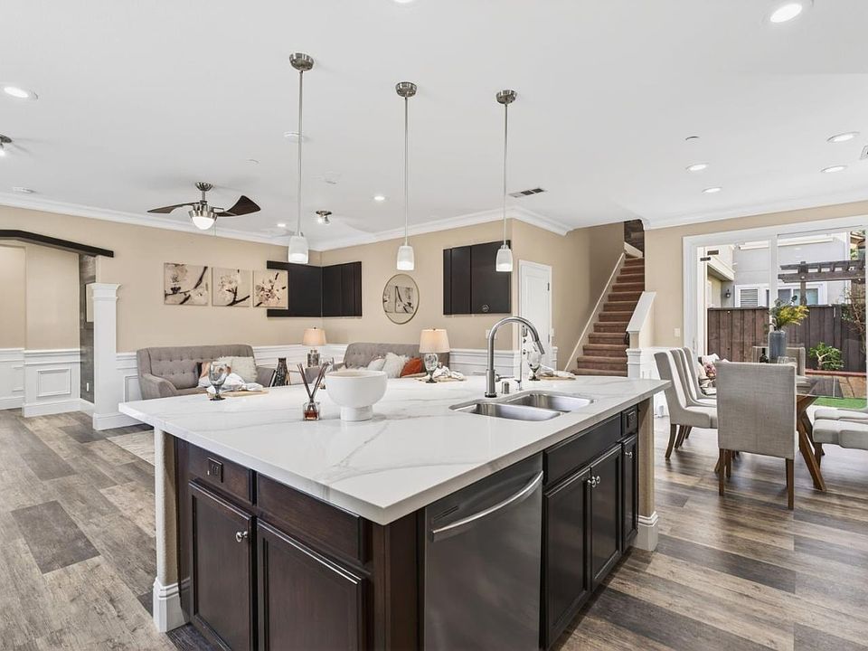 1st image of 3279 La Rochelle Way