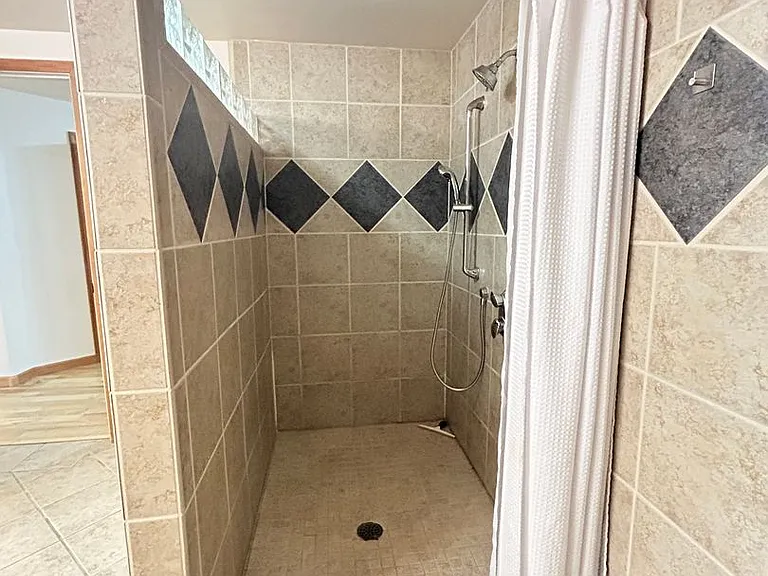 118 Kent Ln — Photo 8
