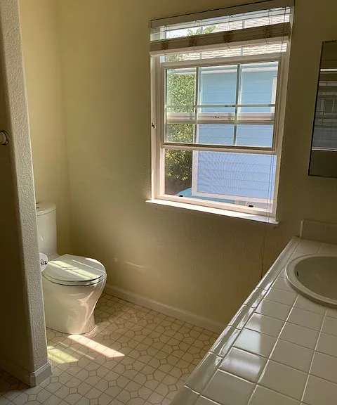 1321 Farragut Cir — Photo 25