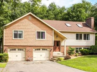 128 Mountainview Rd, East Longmeadow, MA 01028