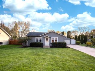 704 S Center St, Plano, IL