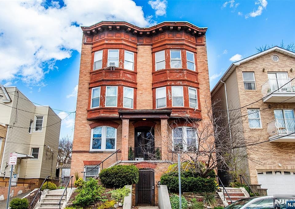 1st image of 66 Gautier Ave #302