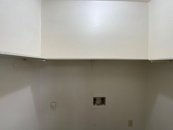 4th image of 103 Valley Cir APT B