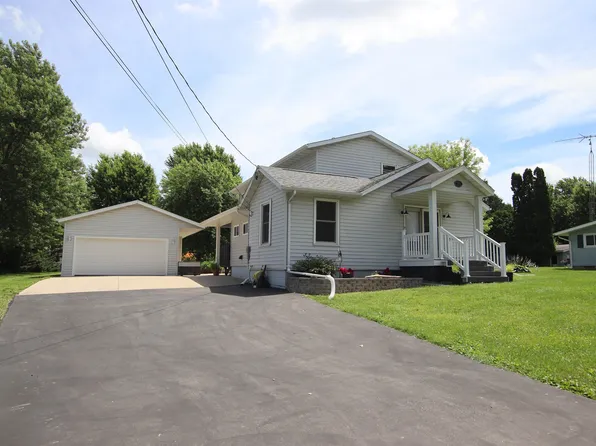 135 N Elm St, Oakfield, WI 53065