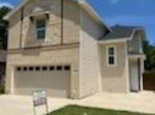 801 E 7th St, Bonham, TX 75418