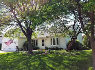 5519 W Chasefield Cir, McHenry, IL 60050