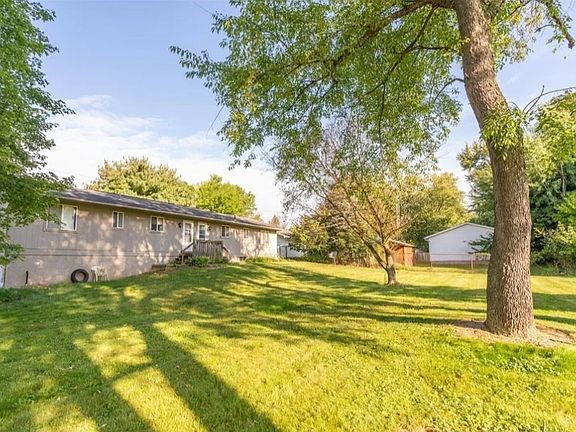4th image of 502 Perry Dr NW