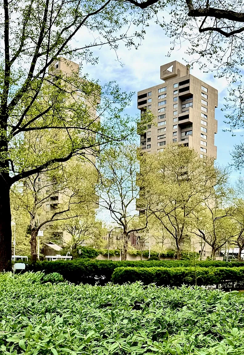 170 Park Row — Photo 1