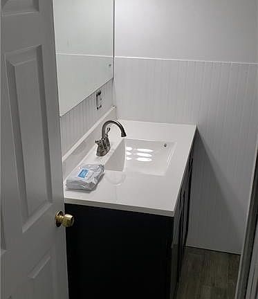 4th image of 442 Pratt St