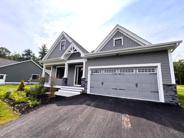 21 Edgewater Drive, Brentwood, NH 03833