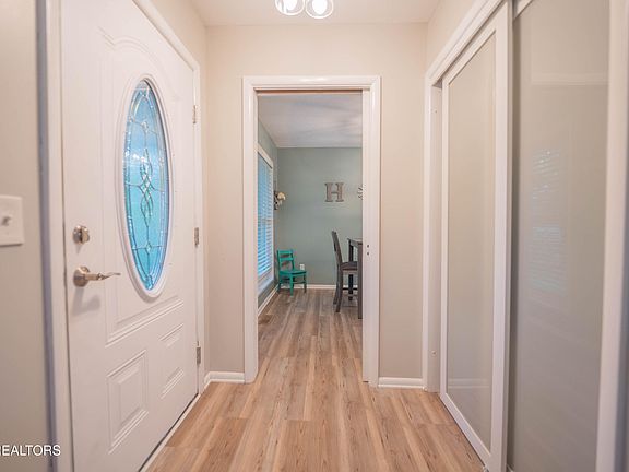 3rd image of 104 Piedmont Cir