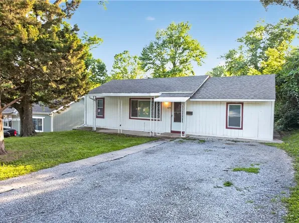 1650 N 44th St, Kansas City, KS 66102