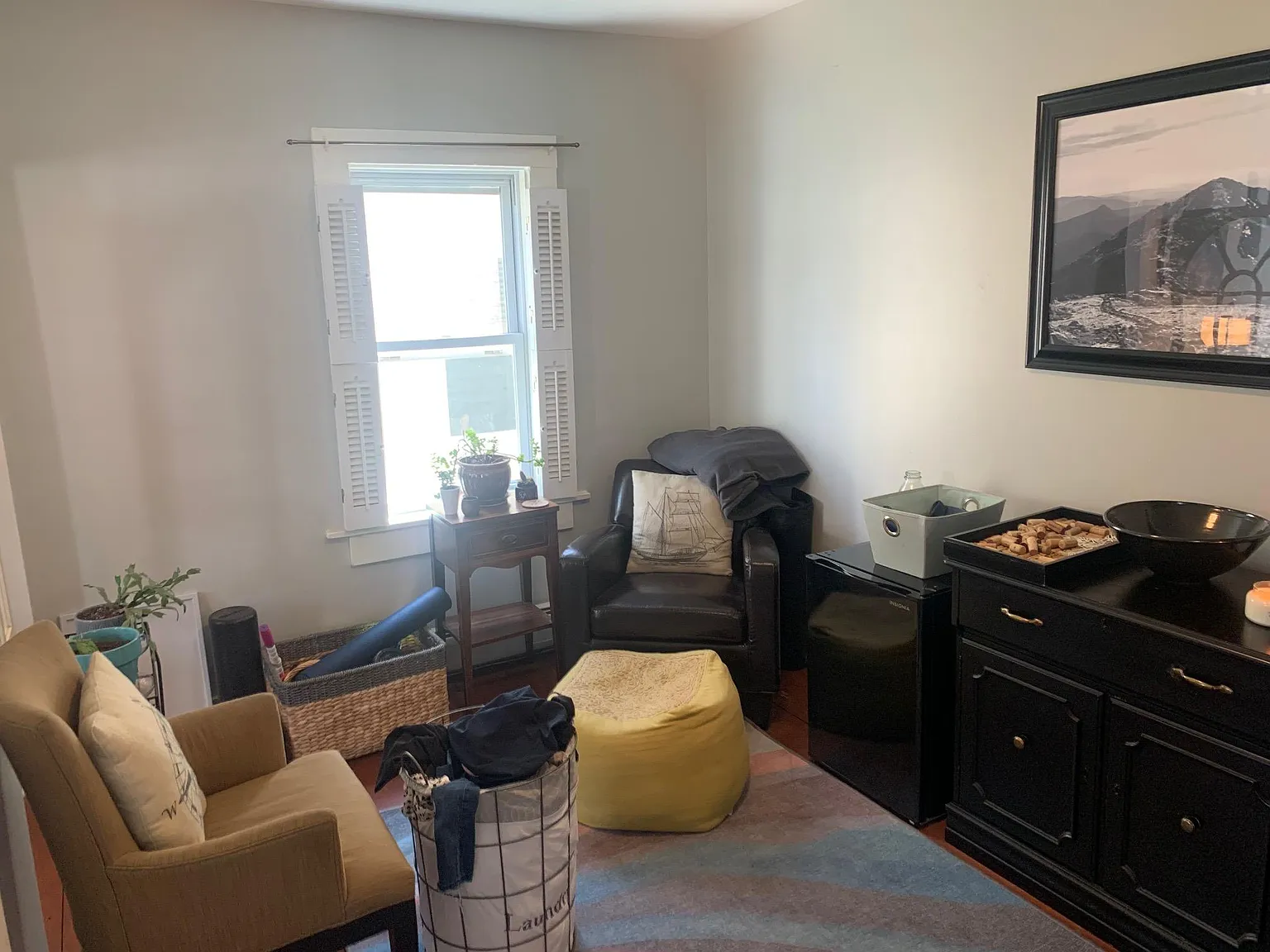 3 bed, 1025 sqft, $3,400 — Photo 2