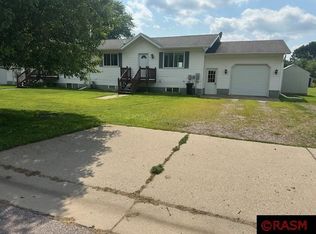 101 7th St S, Mountain Lake, MN 56159