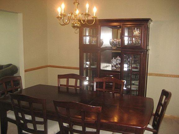 4th image of 1037 Rosewood Dr