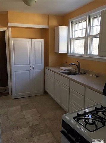 1st image of 1049 Waverly Ave