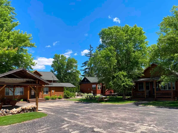 209 W Freeborn St, Cecil, WI 54111