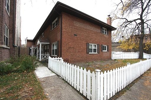 1st image of 1327 W Columbia Ave