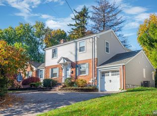 427 Kinderkamack Rd, River Edge, NJ 07661