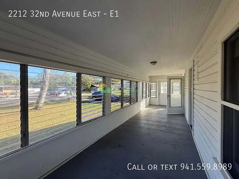 2212 32nd Ave E #E1 — Photo 2