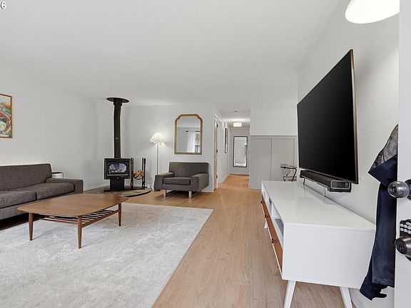 3rd image of 13583 SW 64th Ave