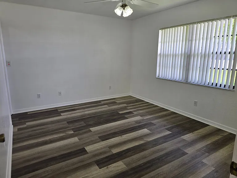 2511 N Orangewood St — Photo 14