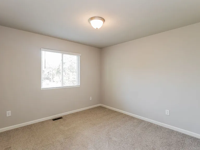 137 W Mason St — Photo 21