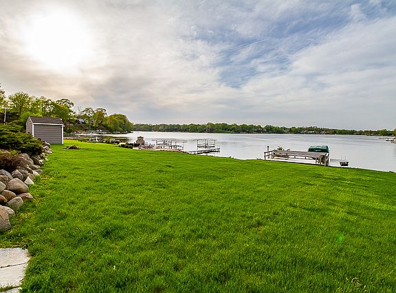 4th image of 1531 Lake Holiday Dr
