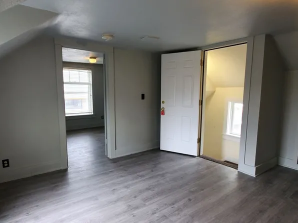 E Front Street Quad, 1055 E Front St #4, Traverse City, MI 49686