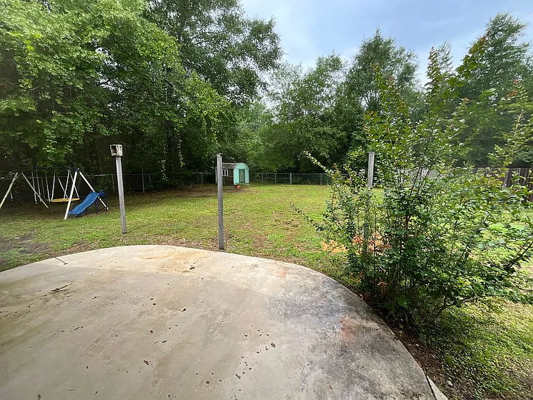4050 Linwood Dr — Photo 17
