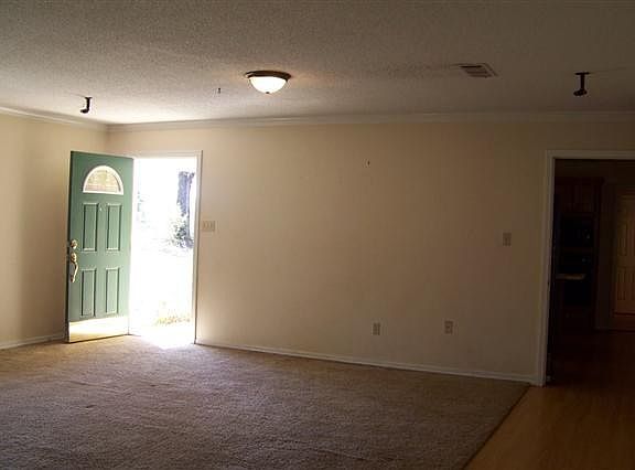 4th image of 1705 Pine Vly