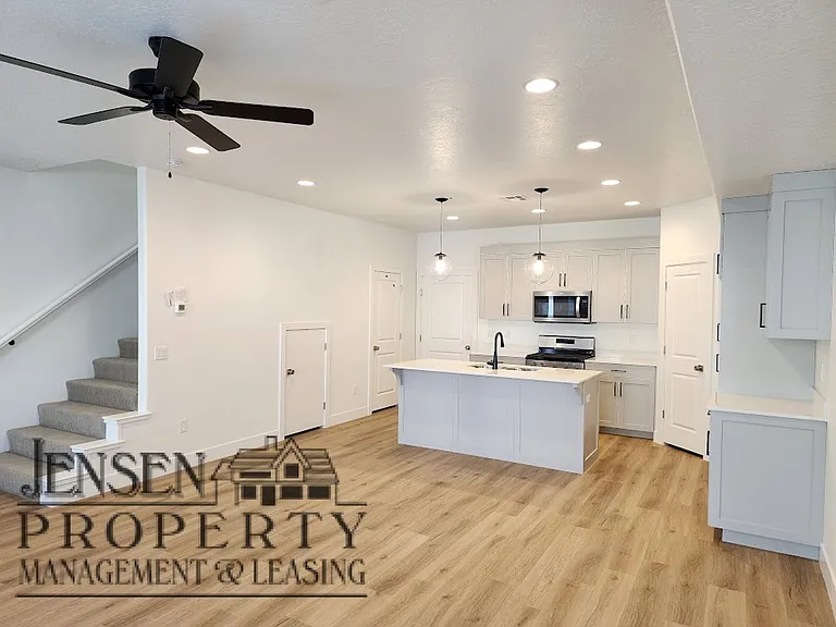 2649 E Wake Forest Ln — Photo 11