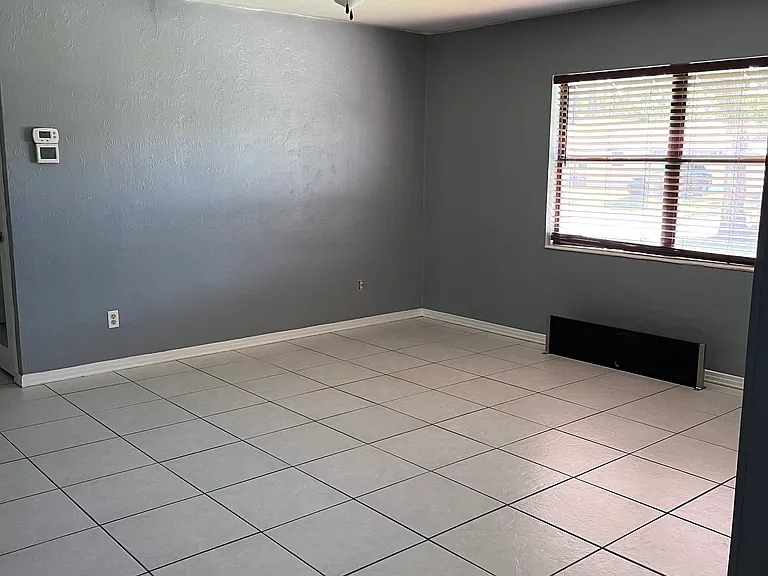 108 E Garland Ct — Photo 14